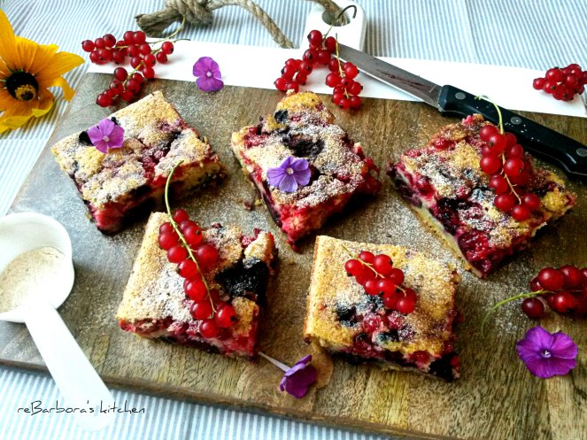 Cuketovo špaldový koláč s ovocem a perníčkovým kořením | reBarbora's kitchen