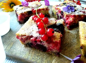 Cuketovo špaldový koláč s ovocem a perníčkovým kořením | reBarbora's kitchen