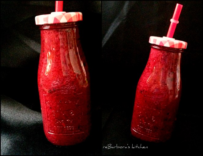 Smoothie z lesního ovoce s kokosovou vodou | reBarbora's kitchen