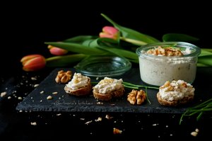 Pomazánka ze sýru s modrou plísní s ořechy | reBarbora's kitchen