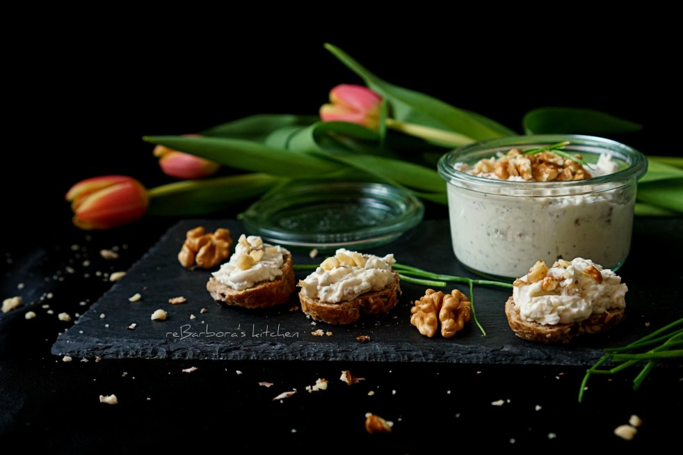 Pomazánka ze sýru s modrou plísní s ořechy | reBarbora's kitchen