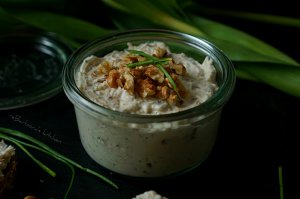 Pomazánka ze sýru s modrou plísní s ořechy | reBarbora's kitchen