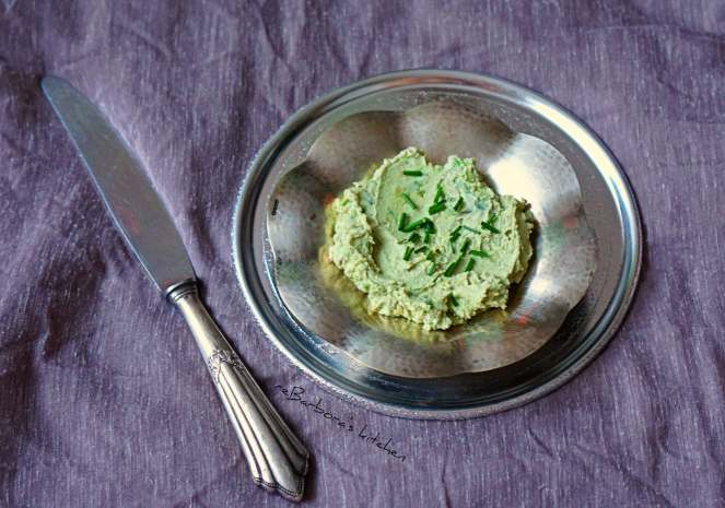 Avokádová pomazánka s pečeným česnekem | reBarbora's kitchen