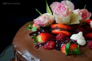 Čokoládovo-kávový dort s pyré z lesního ovoce | reBarbora's kitchen