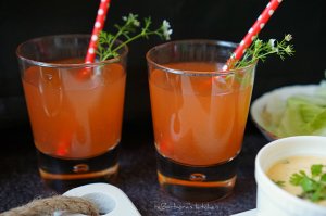 Aperitivo moment II. – Medový bůček, pikantní mangový dip, avokádový dip, glazovaný chřest s cibulkou a domácí hranolky | reBarbora's kitchen