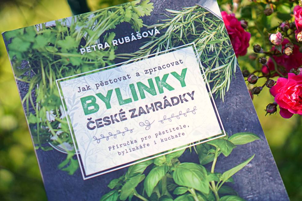 Recenze knih: Bylinky české zahrádky | reBarbora's kitchen
