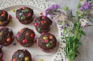 Čokoládovo-banánové muffiny s lentilkami (nejen) pro děti | reBarbora's kitchen