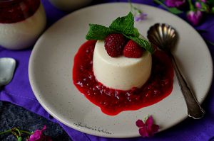 Limetková panna cotta s malinovou omáčkou | reBarbora's kitchen