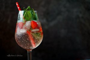 Lillet drink s jahodami citronovým tymiánem | reBarbora's kitchen