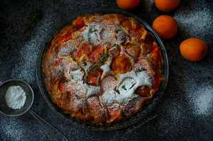 Meruňkový koláč s mascarpone a tymiánovým cukrem | reBarbora's kitchen