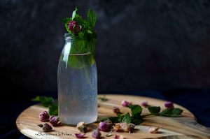 Párty time: Roastbeef s pažitkovou remuládou a růžový alko/nealko drink | reBarbora's kitchen