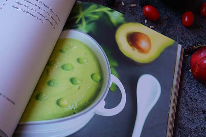 Recenze knih: Rawmania | reBarbora's kitchen