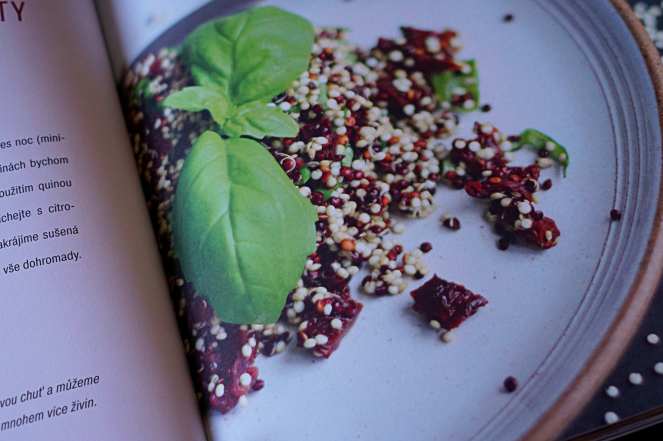 Recenze knih: Rawmania | reBarbora's kitchen