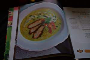 Recenze Knih: Máma v kuchyni (Barbora Charvátová) | reBarbora's kitchen