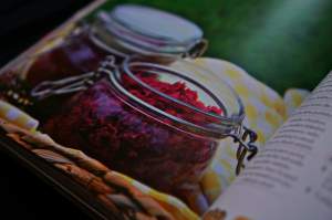 Recenze Knih: Máma v kuchyni (Barbora Charvátová) | reBarbora's kitchen