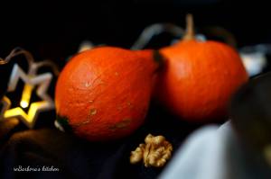 Těstoviny s dýňovo-kuřecí směsí se špenátem, ořechy a dýňovou omáčkou | reBarbora's kitchen