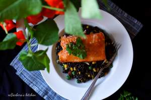 Losos na medu s teplým salátem z beluga čočky | reBarbora's kitchen