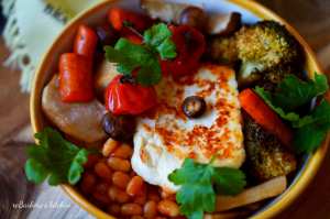 Bowl (miska) s pečenou zeleninou a sýrem haloumi aka budha bowl | reBarbora's kitchen