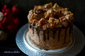 Čokoládový dort s čoko krémem, karamelem a griliášem | reBarbora's kitchen
