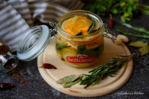 Naložený sýr Romadur s kysaným zelím a pečeným česnekem | reBarbora's kitchen