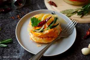 Naložený sýr Romadur s kysaným zelím a pečeným česnekem | reBarbora's kitchen