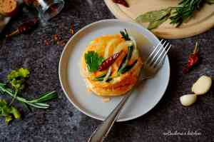 Naložený sýr Romadur s kysaným zelím a pečeným česnekem | reBarbora's kitchen