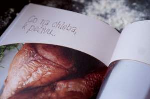 Recenze knih: Ruce v mouce - Iva Trhoňová | reBarbora's kitchen