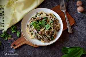 Těstoviny s medvědím česnekem a krémovými žampiony | reBarbora's kitchen