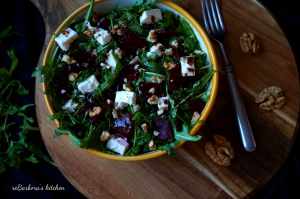 Salát s červenou řepou a balkánským sýrem | reBarbora's kitchen