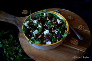 Salát s červenou řepou a balkánským sýrem | reBarbora's kitchen