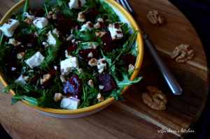 Salát s červenou řepou a balkánským sýrem | reBarbora's kitchen