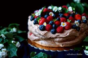 Čokoládový dort Pavlova s ovocem | reBarbora's kitchen