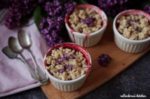 Jahodový crumble s oříškovou drobenkou | reBarbora's kitchen