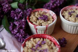 Jahodový crumble s oříškovou drobenkou | reBarbora's kitchen