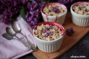 Jahodový crumble s oříškovou drobenkou | reBarbora's kitchen