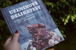 Recenze knih: Uzeninové delikatesy - Miranda Ballard | reBarbora's kitchen