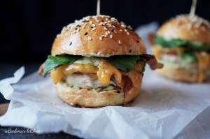 Kuřecí burger s avokádovým dipem | reBarbora's kitchen