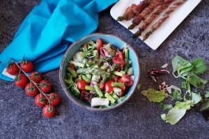 Zeleninový salát s chřestem a medovo-hořčičnou zálivkou | reBarbora's kitchen