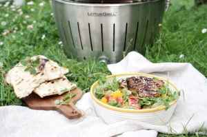 Grill: Marinovaný bůček se salátem a česnekovo-rozmarýnovou focacciou | reBarbora's kitchen