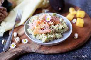 Kuskus s avokádovo-mangovou salsou a uzeným lososem | reBarbora's kitchen