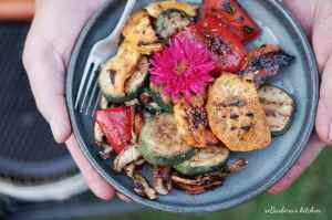 LotusGrill: Pestrobarevná grilovaná zelenina s dipem z sýru feta | reBarbora's kitchen