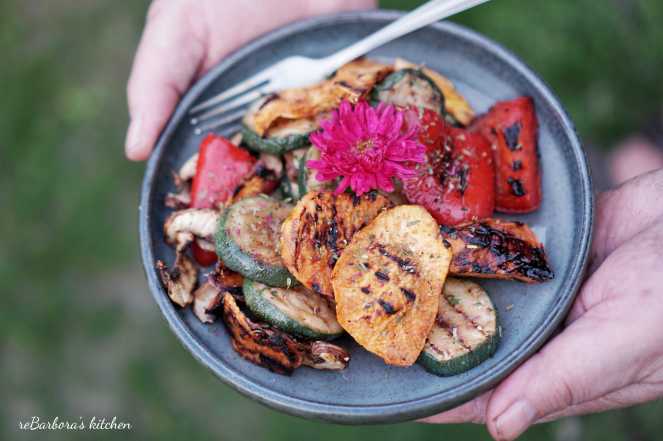 LotusGrill: Pestrobarevná grilovaná zelenina s dipem z sýru feta | reBarbora's kitchen