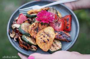 LotusGrill: Pestrobarevná grilovaná zelenina s dipem z sýru feta | reBarbora's kitchen