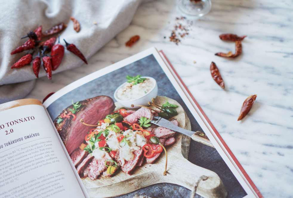 Recenze knih: Red hot chilli kuchařka -Anton Enns, Nadja Buchczik | reBarbora's kitchen